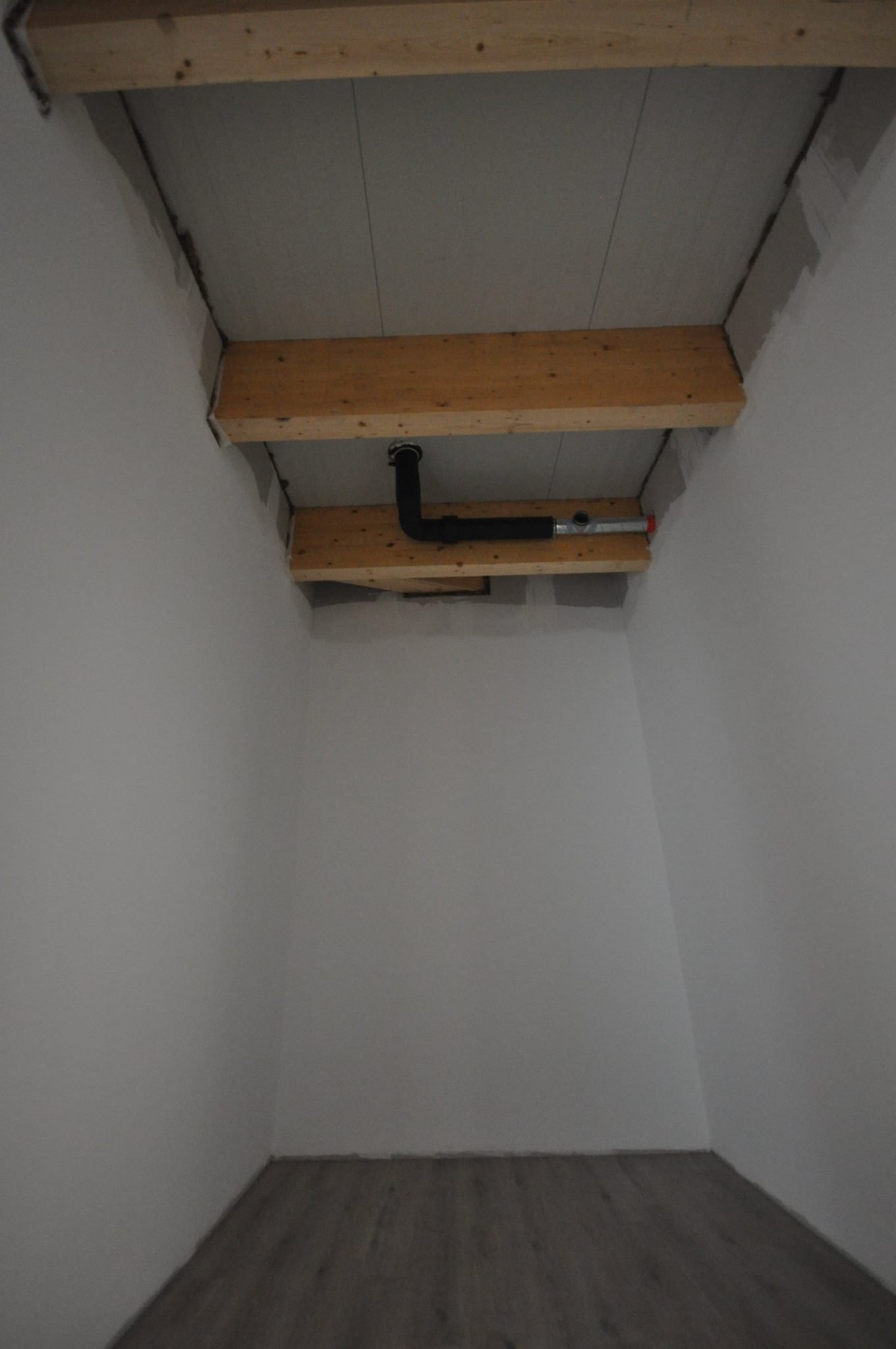 Vorher: Spanndecke vor der Montage